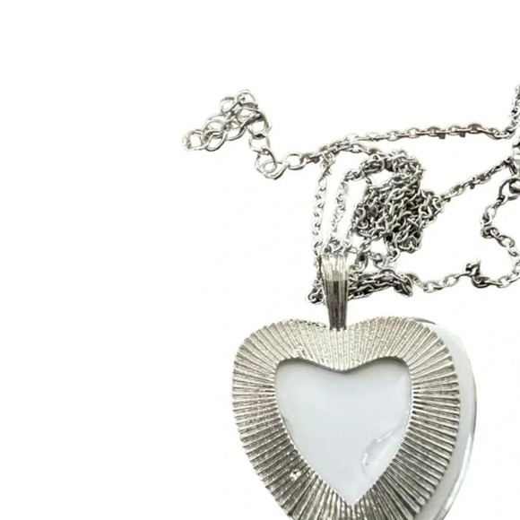 Heart And Butterfly Vintage Style Pendant With Silver Chain - Picture 2 of 2